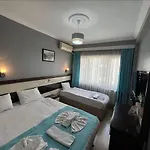 Hotel Old Park 2*